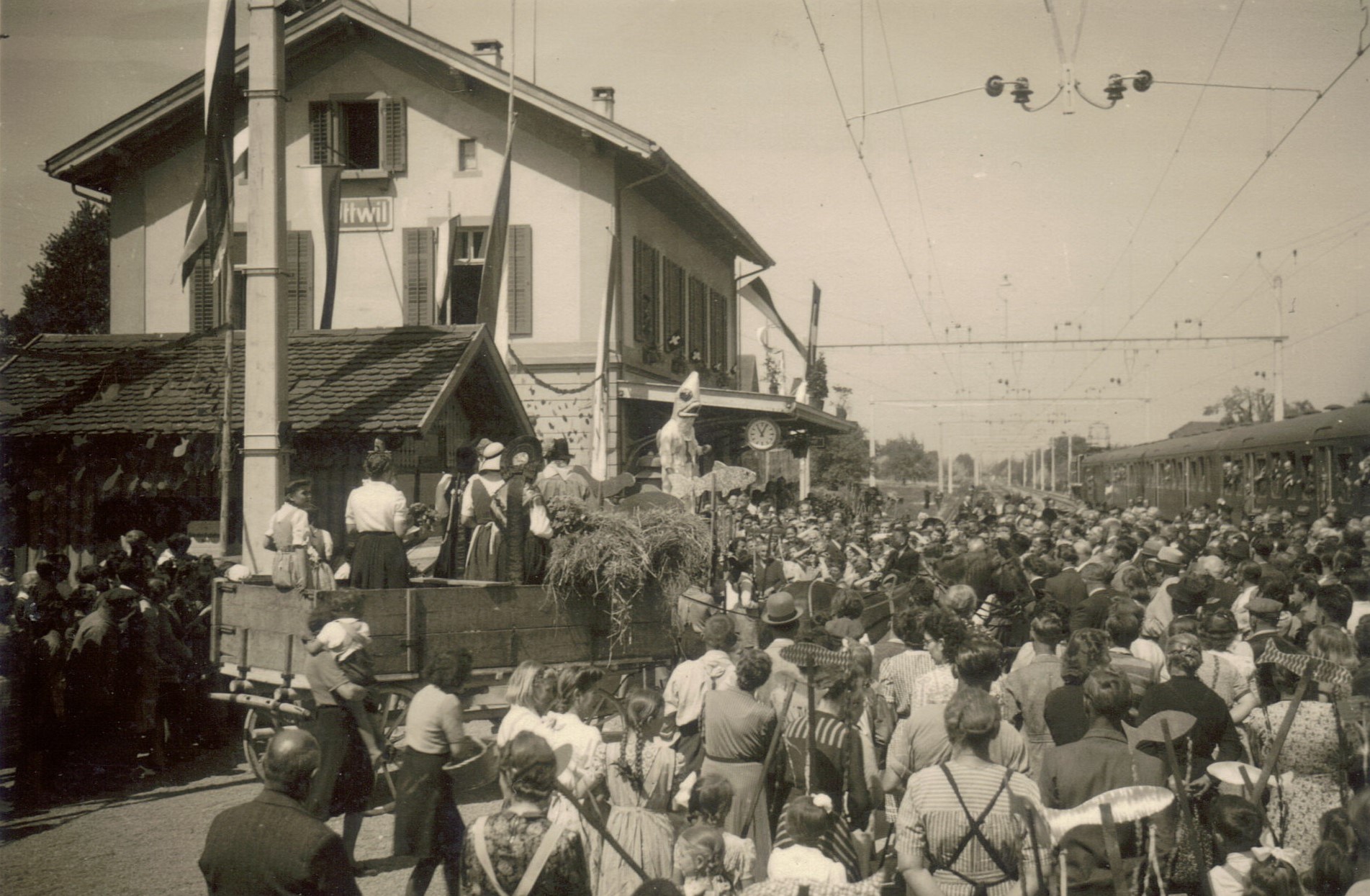 Volksfest zur Eröffnung des elektrischen Betriebes (1946)
